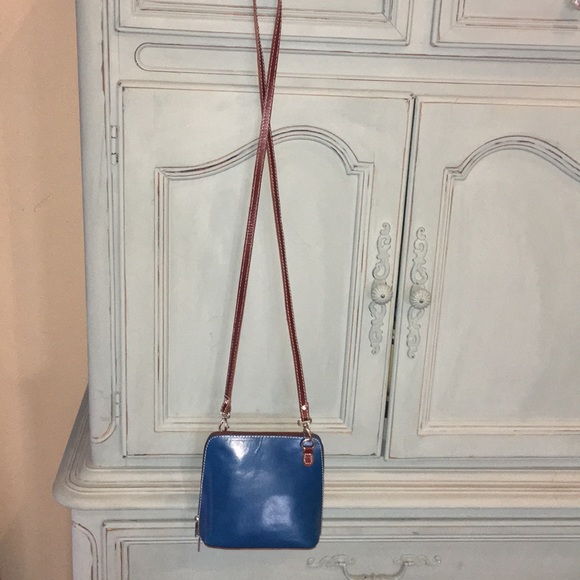 Leather Cross-Body bag - Picture 2 of 3